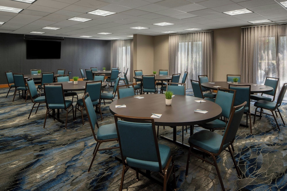 Fairfield Inn & Suites Atlanta Airport South/Sullivan Road 39/50