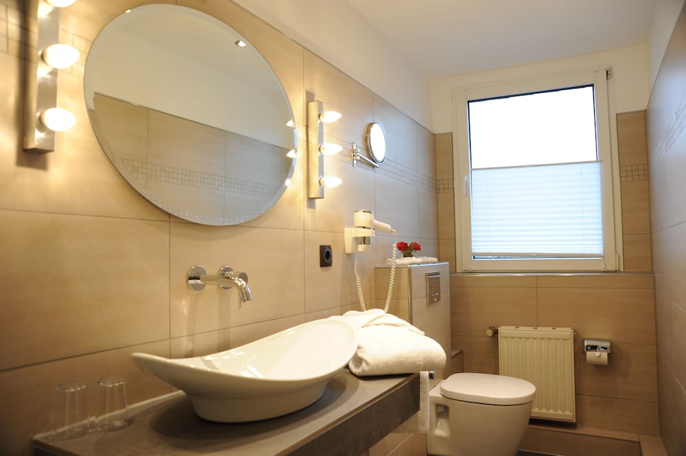 Hotel Rheinischer Hof 35/36