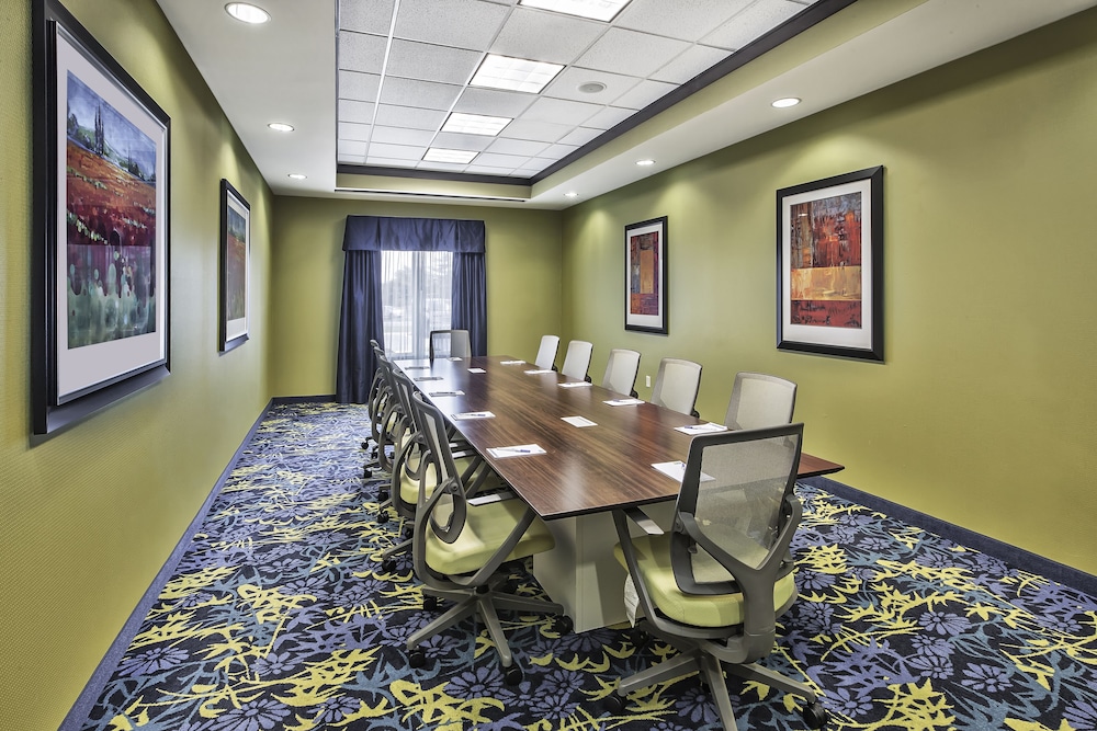 Holiday Inn Express & Suites Dayton South - I-675 44/48