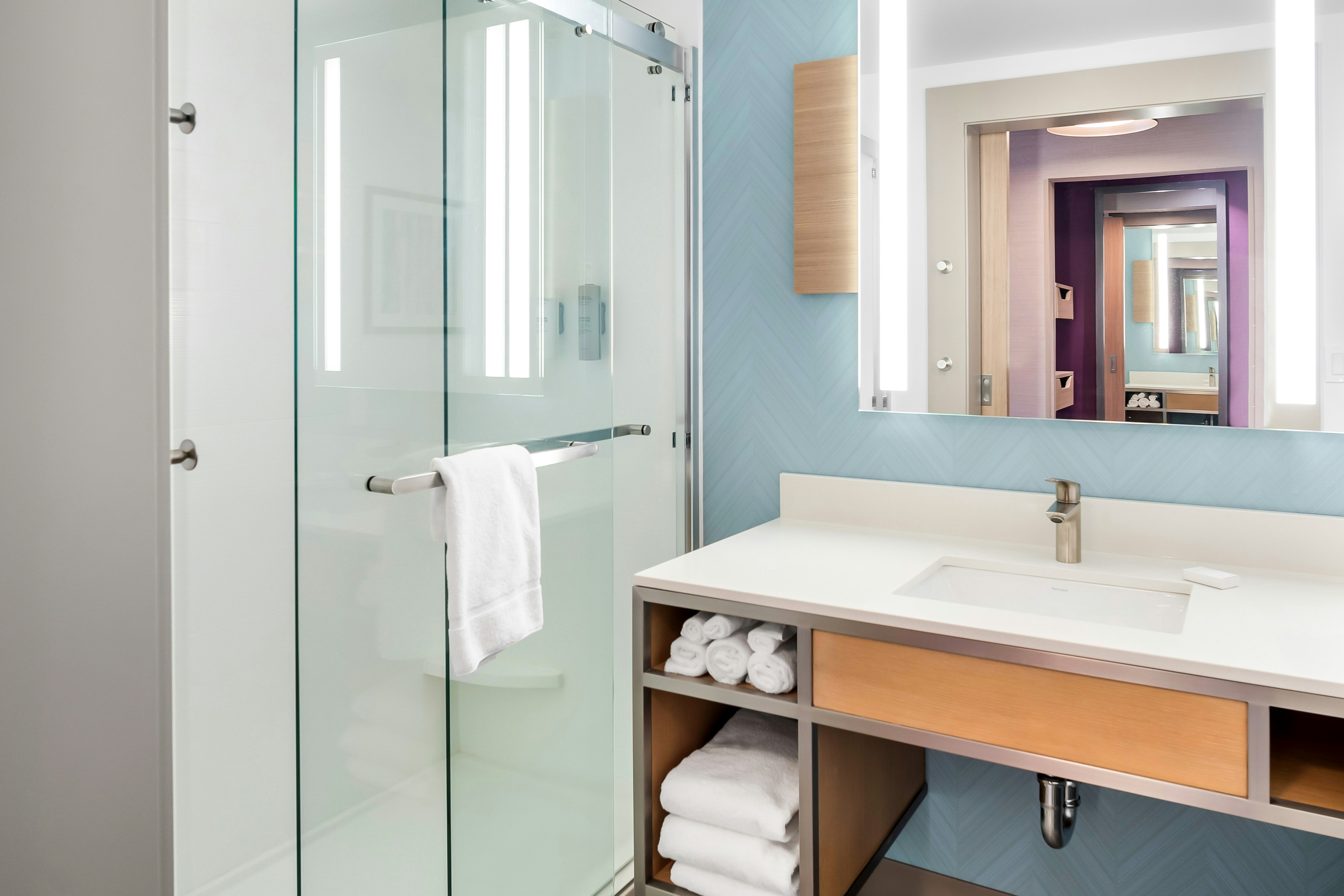 غرفة بسرير كينج بإطلالة على الجبل، Hilton Garden Inn North Conway 3/3