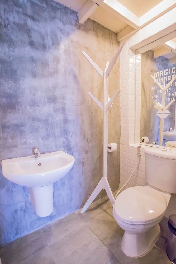 Atlas Bangkok Hotel 58/62
