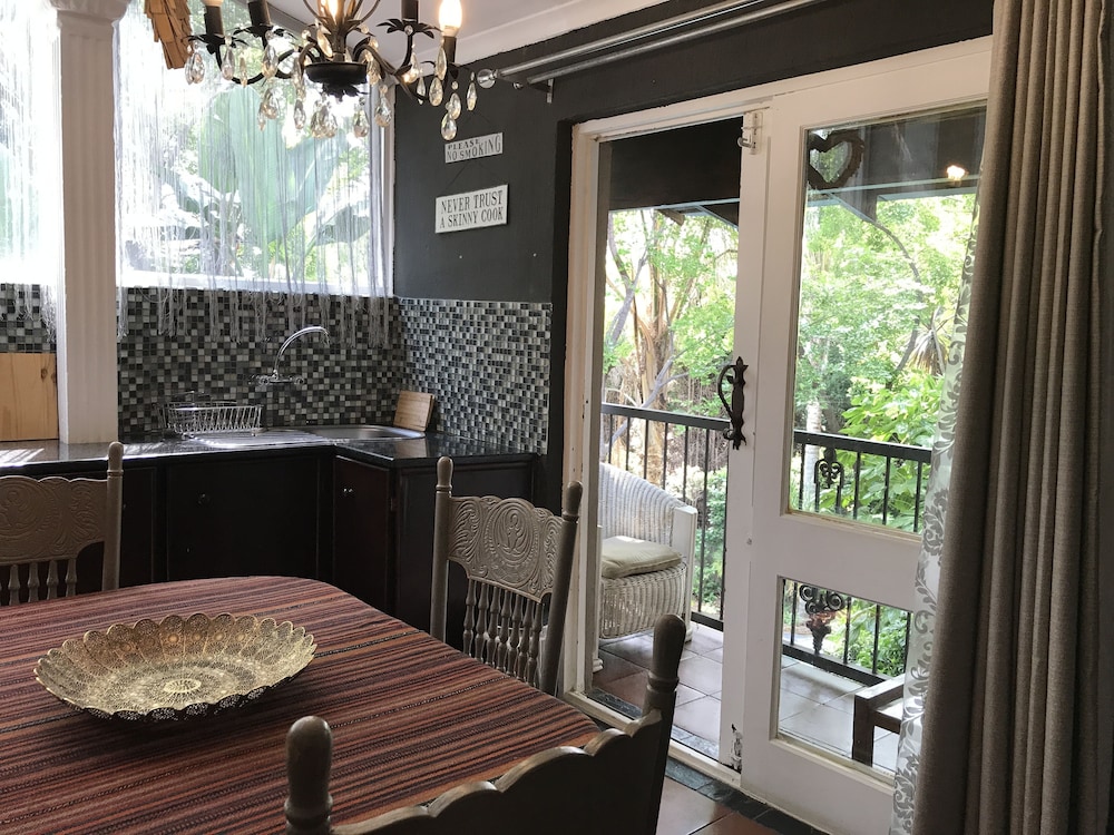 Waterhouse Guest Lodges 295 Indus Street 38/50
