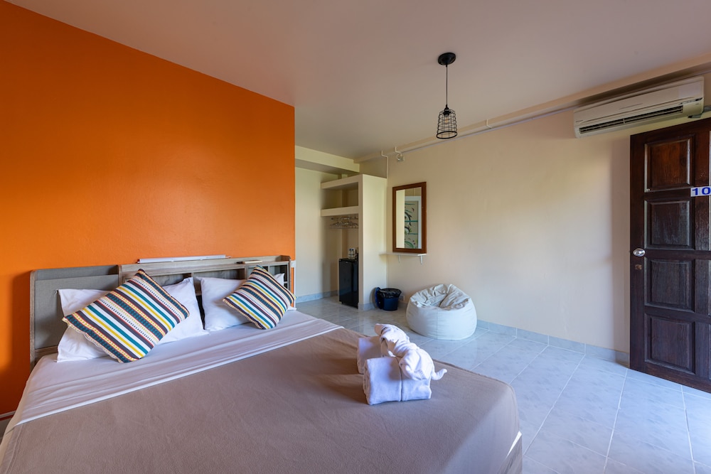 myPatong Social Hostel 12/50