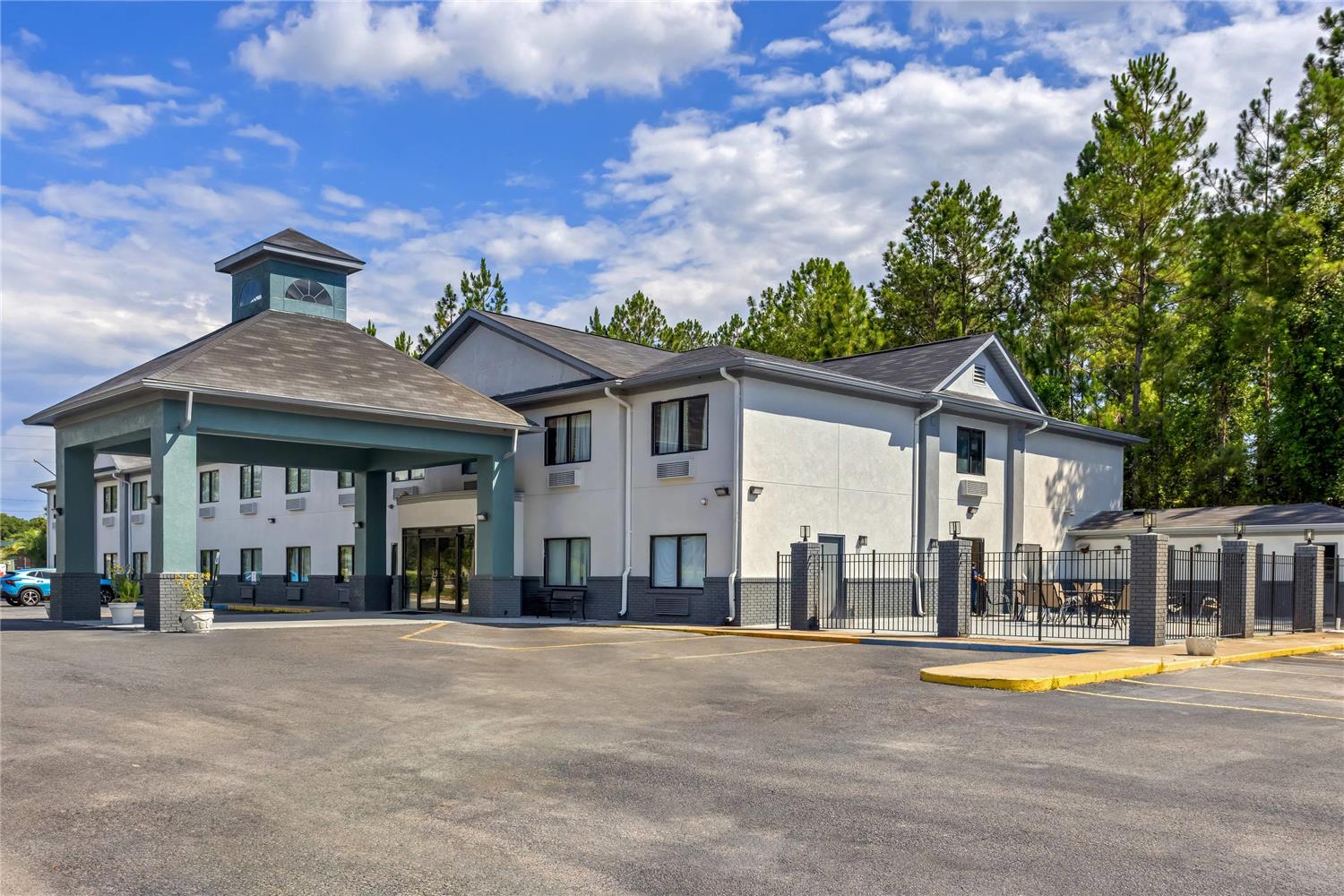 Econo Lodge Jesup, GA 2/17