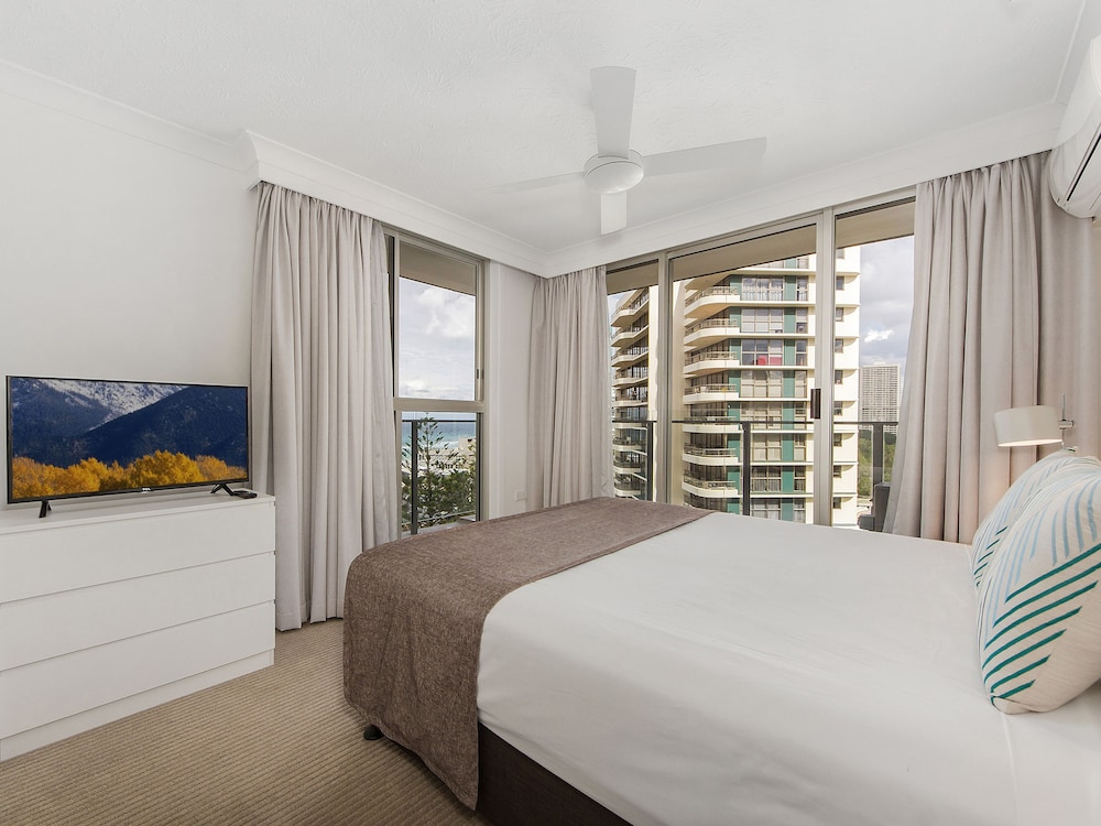 Sunbird Beach Resort 24/67