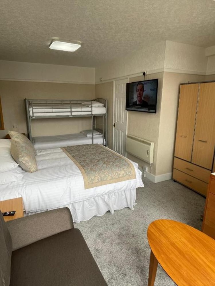 OYO Queens Hotel, Skegness 19/52