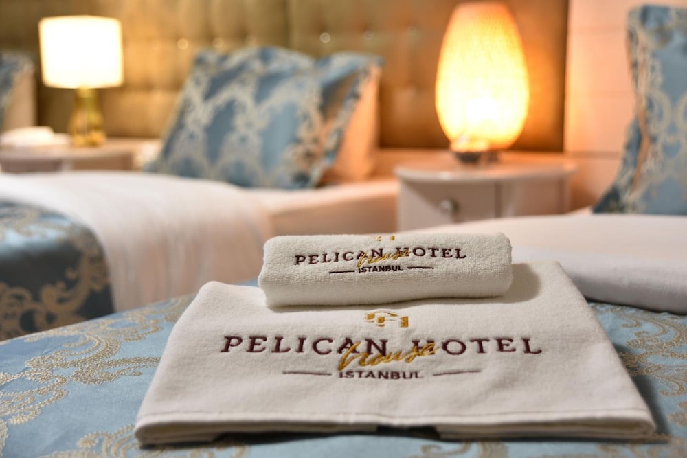 Pelican House Hotel 11/26
