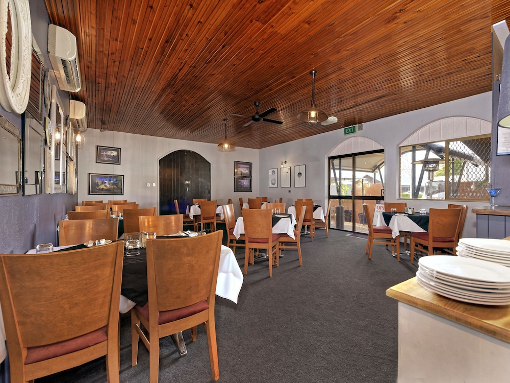 RIVIERA MOTEL BUNDABERG 26/44