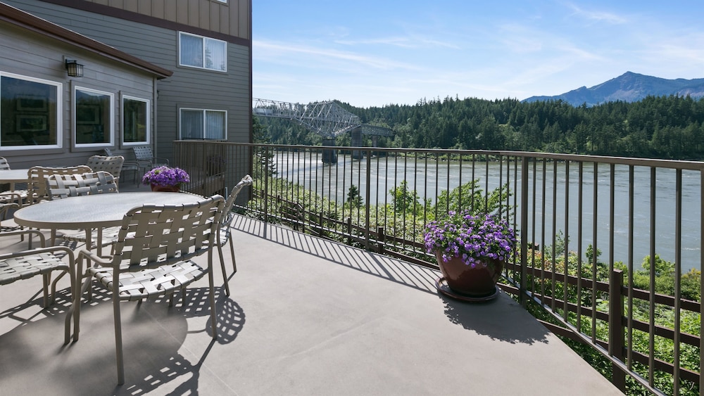 Best Western Plus Columbia River Inn 29/63