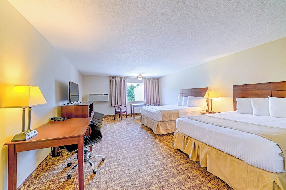 Town and Country Inn and Resort 11/50