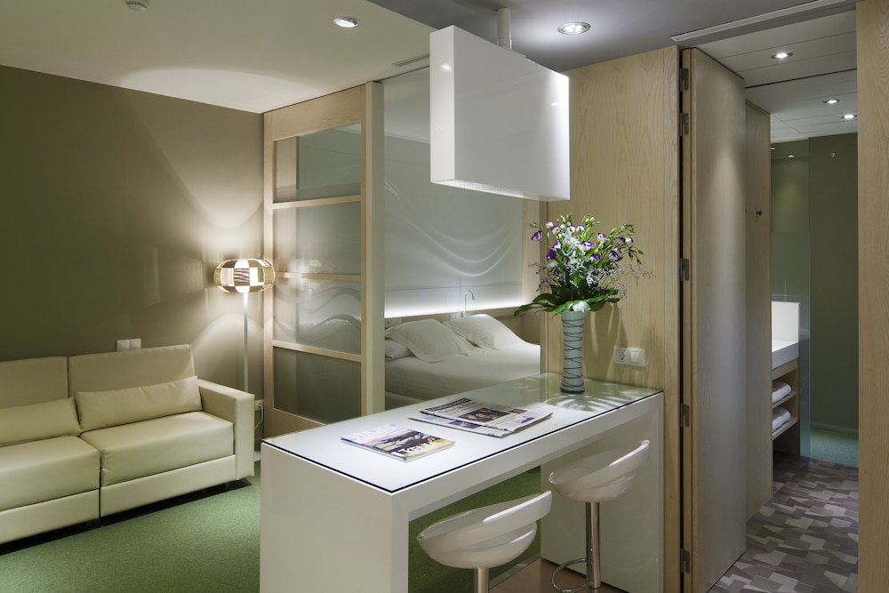 Ako Suite Hotel 32/37