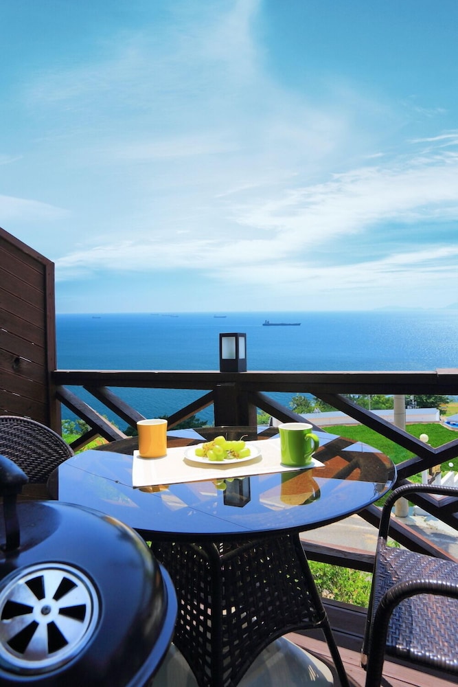 Healing View Pension 49/50
