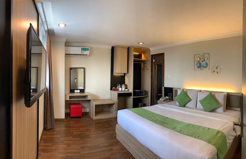 Deluxe, King Bed
