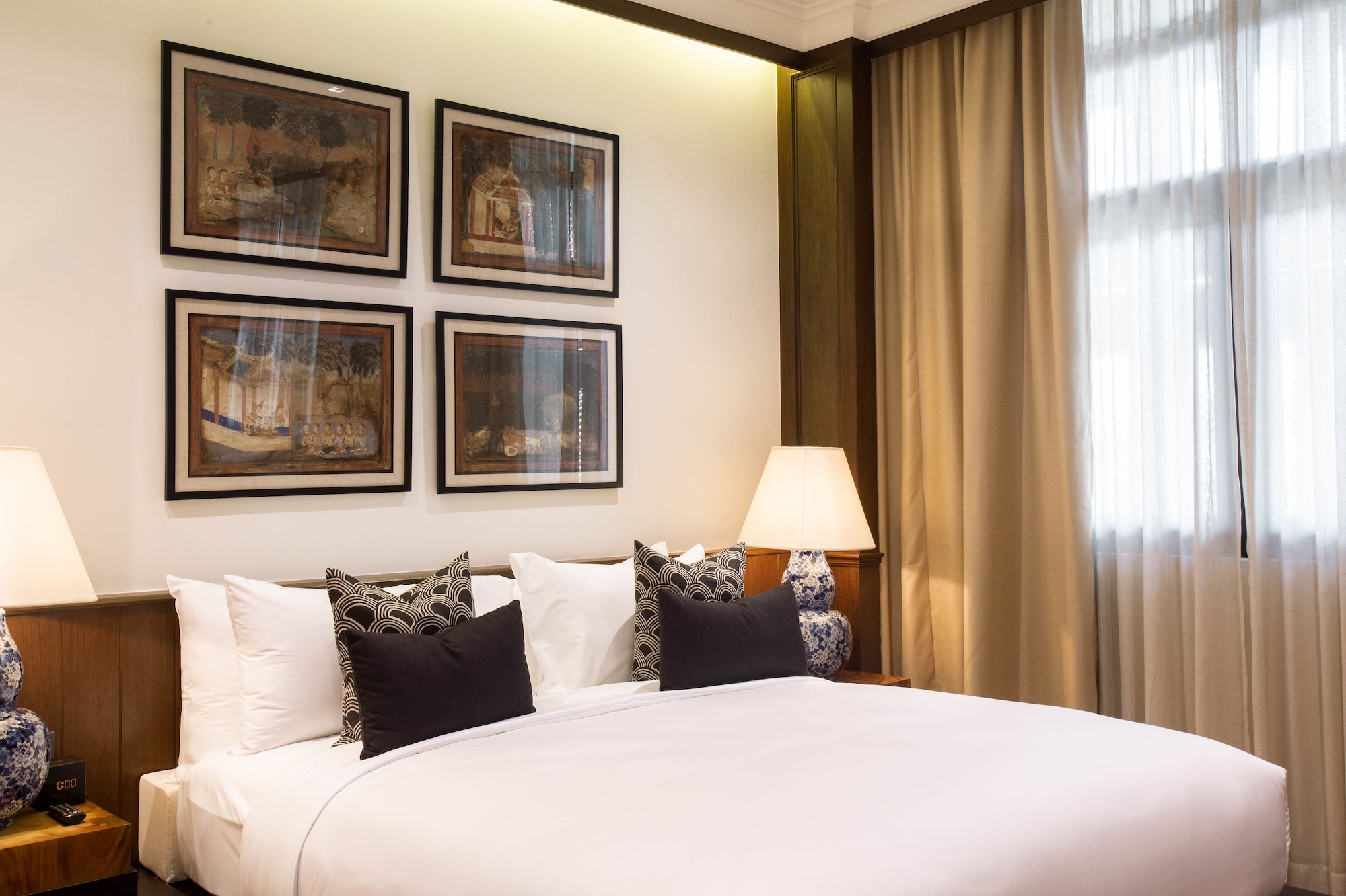 جناح رئاسي بسرير كينج، The Bridge An Eclectic Luxotel Chiangmai 8/9