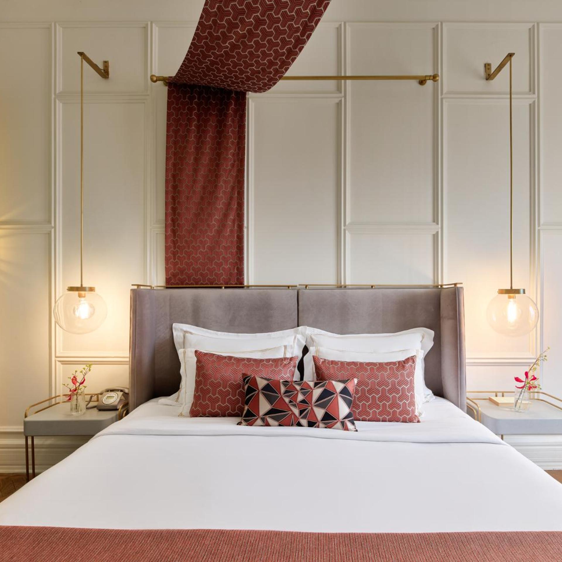 Deluxe, King Bed, Avenue View