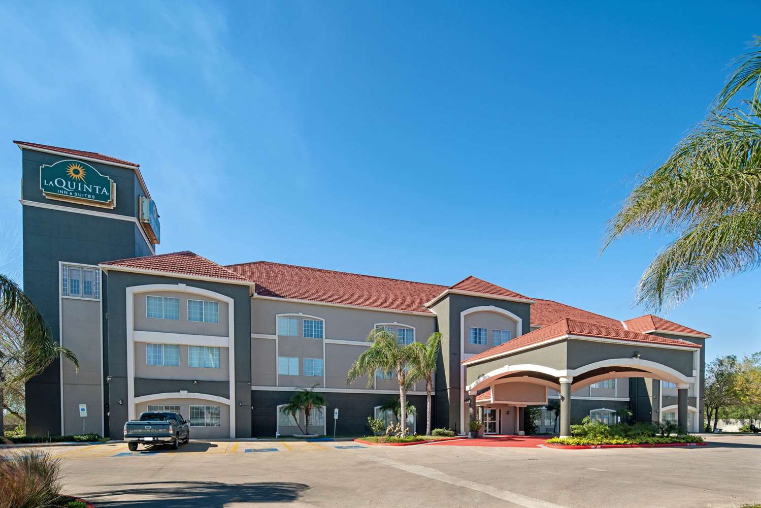 La Quinta Inn & Suites by Wyndham Brownsville North 18/27