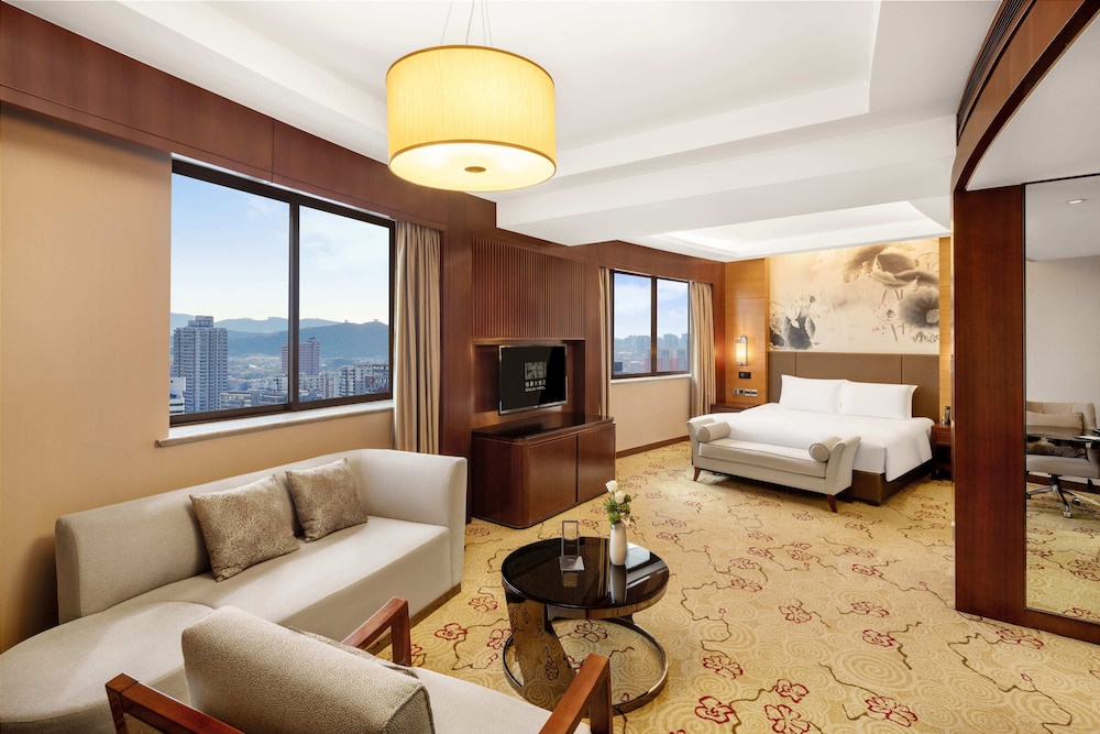 Enlux Hotel (Baotu Quanquan City Plaza) 46/59
