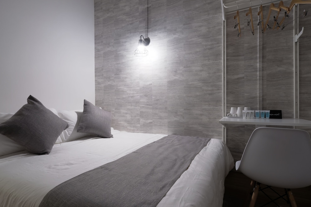 Q Loft Hotels @Bedok 13/32