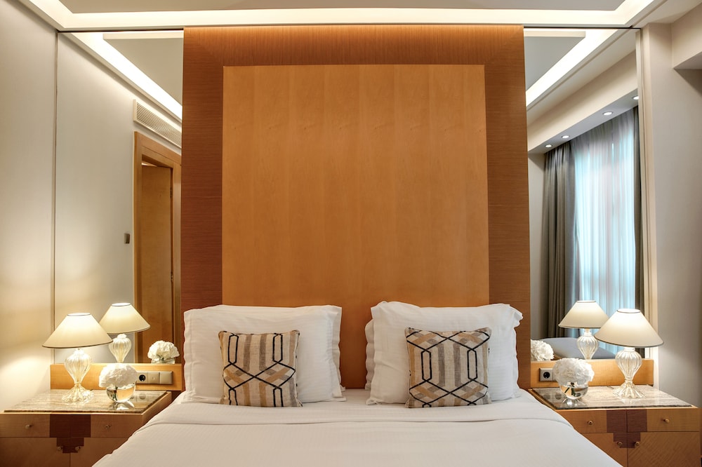Melia Athens 34/73