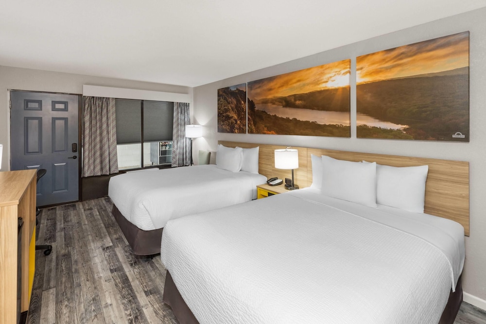 Days Inn by Wyndham Branson Ozarks 35/65