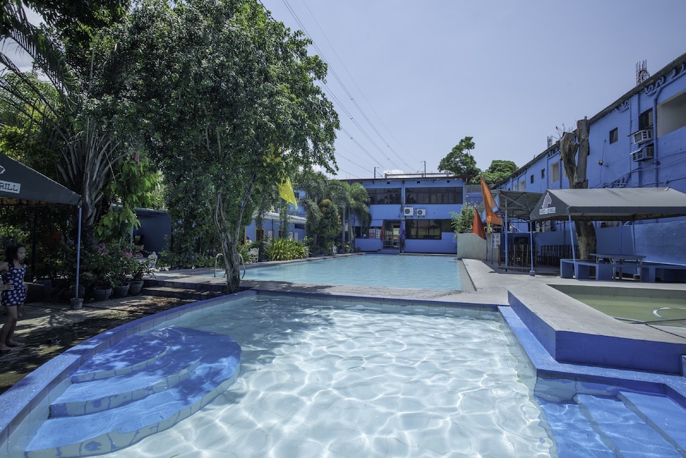 OYO 195 Ranchotel Binan 16/17