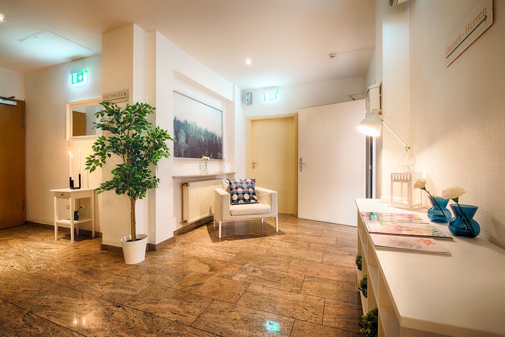 Home Hotel 55/59