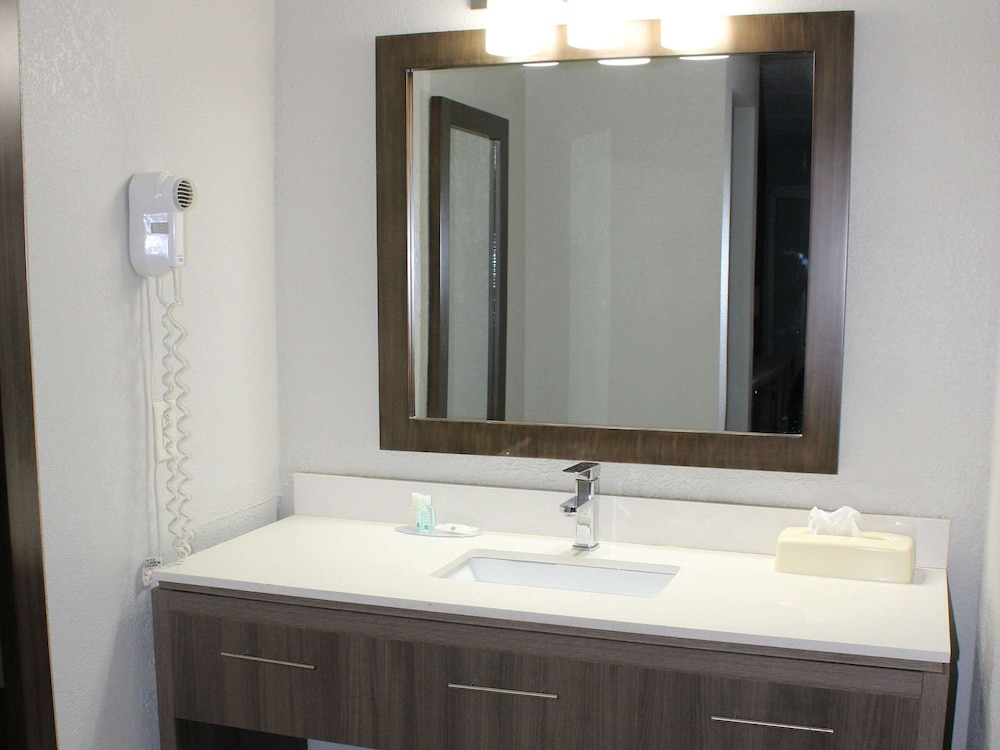 Quality Inn Athens I-65 / Huntsville Area West 19/31