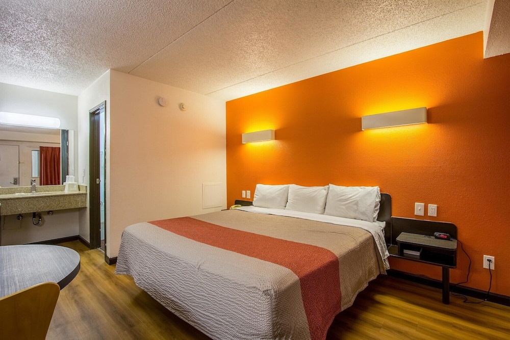 Motel6 Ashland, OH 21/46