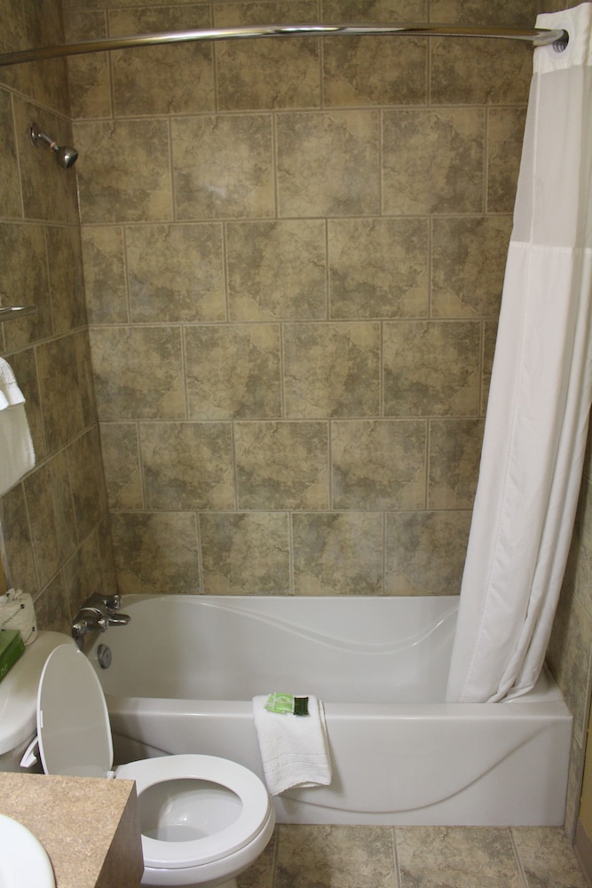 Travelodge by Wyndham Swift Current 23/53