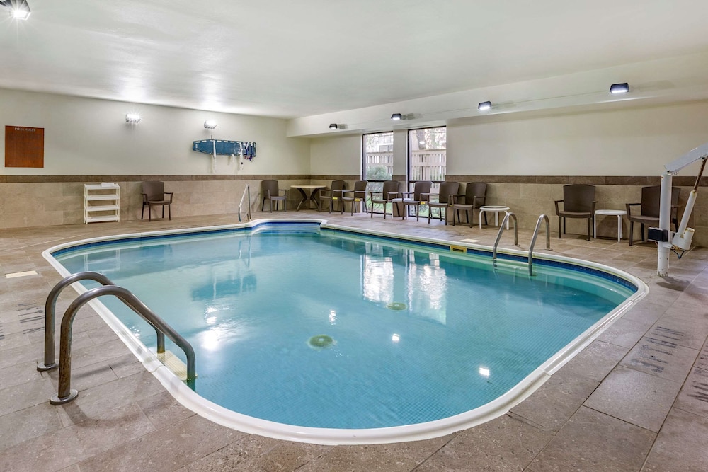 Comfort Inn Wings Stadium 20/29