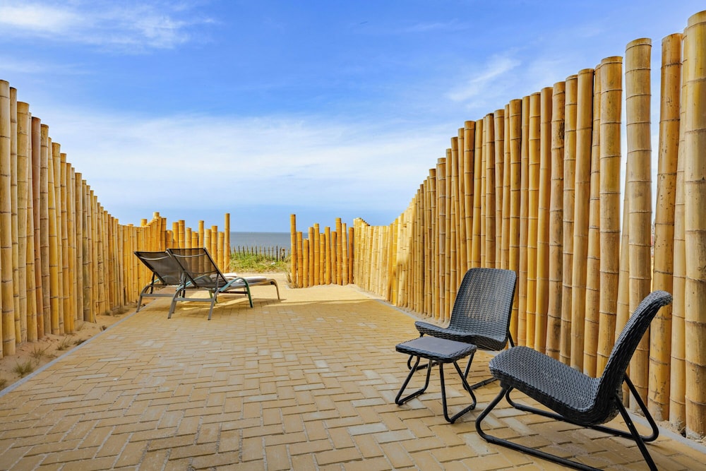 Beachhouse Hotel 20/39