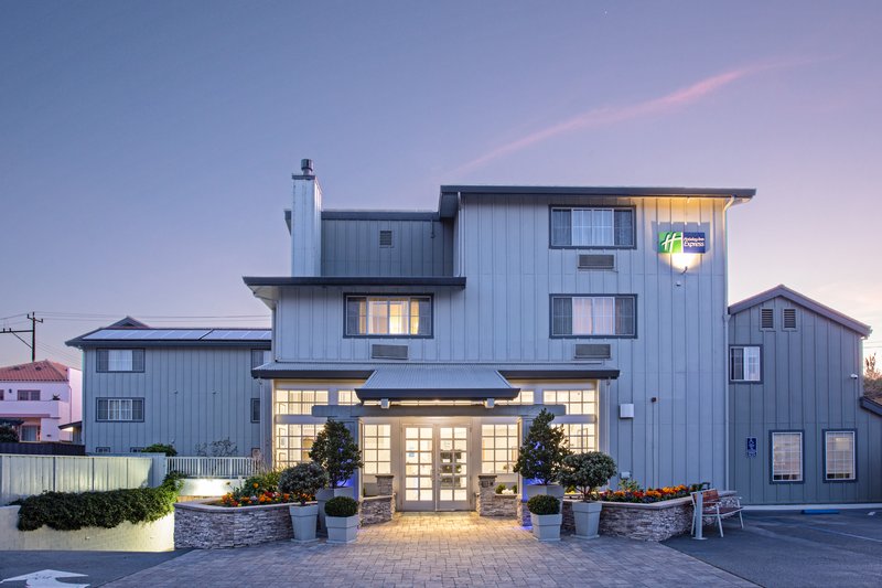 Holiday Inn Express Monterey Cannery Row 2/66