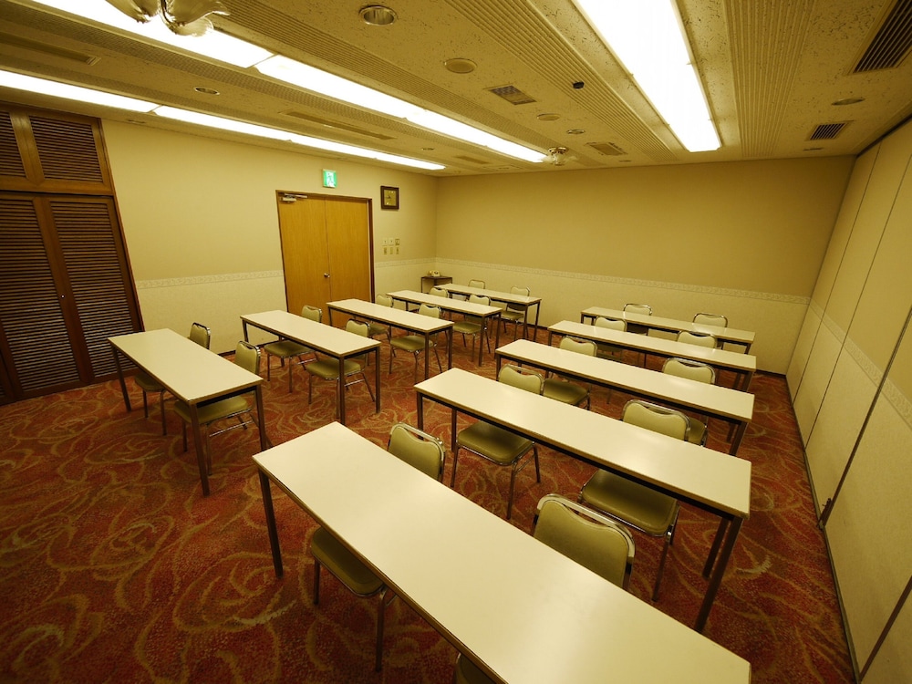 Hotel Route-Inn Nagaoka Ekimae 23/27