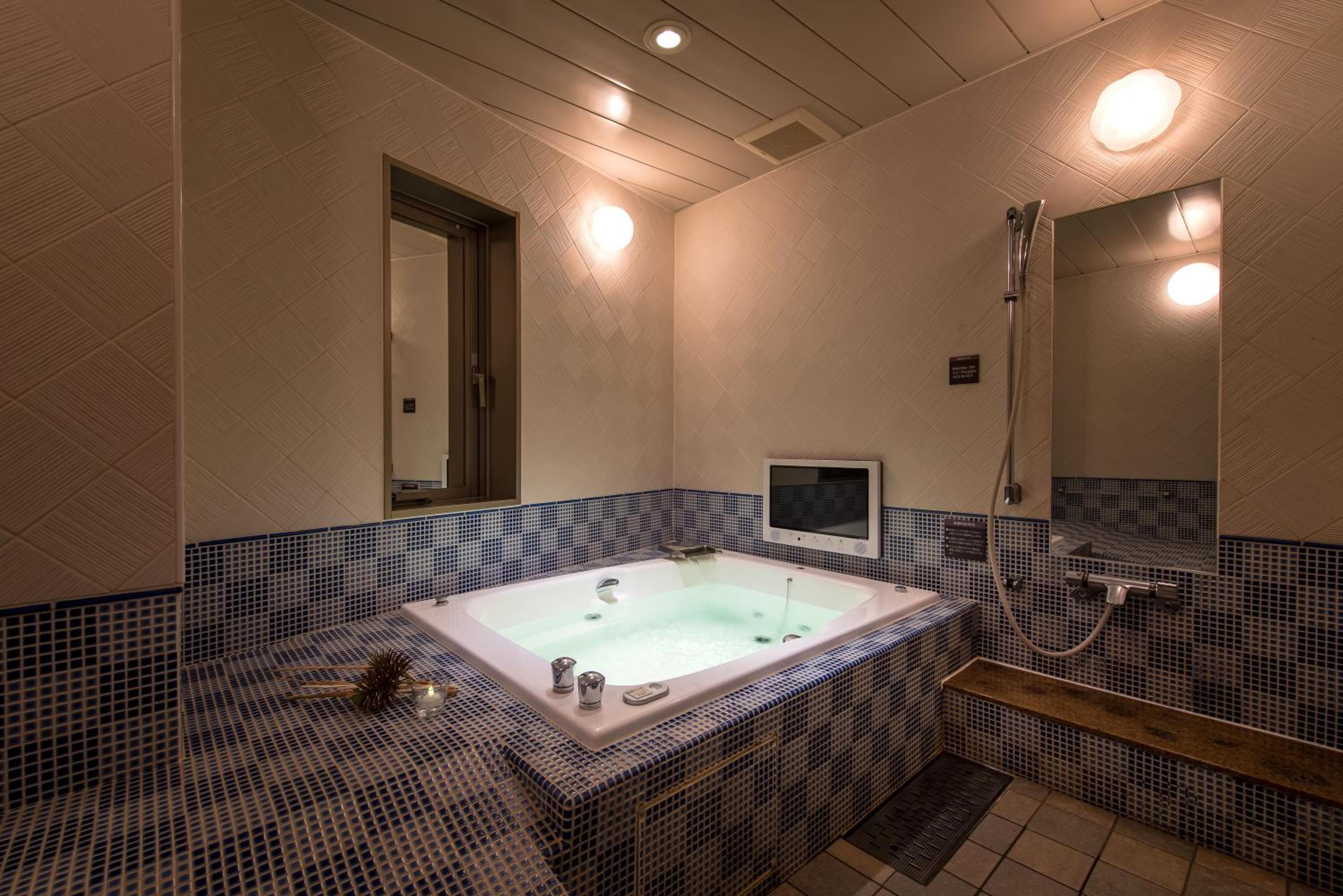 Hotel C. Chiba Shiroi 53/58