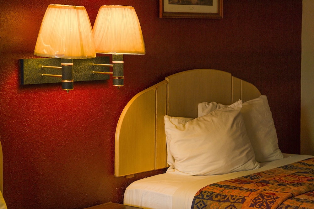 Regency Inn Three Rivers I-37 21/36