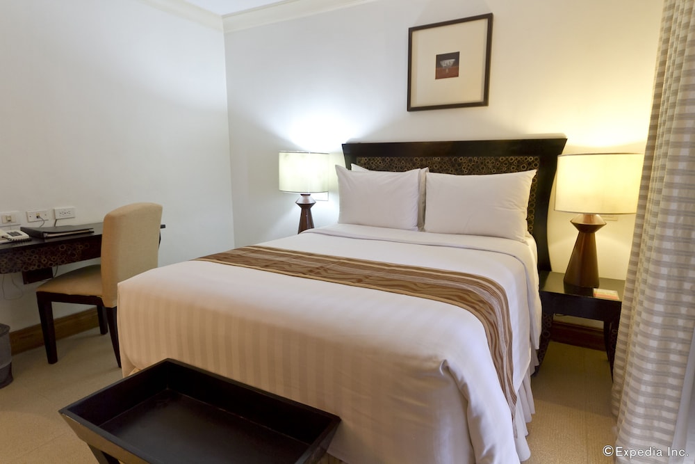 Crown Regency Suites Mactan 14/74