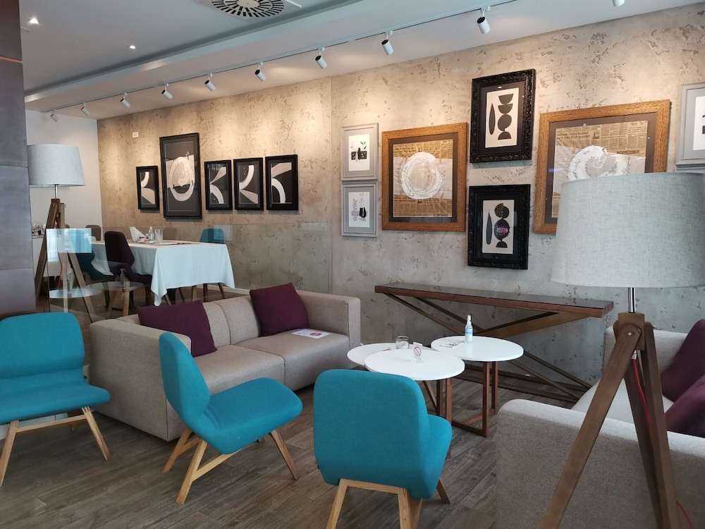 New City Hotel and Restaurant Nis 44/56