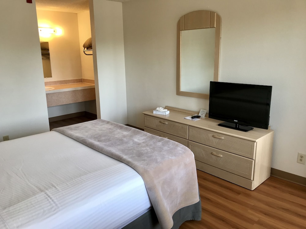 Sea-Tac Airport Value Inn 12/32
