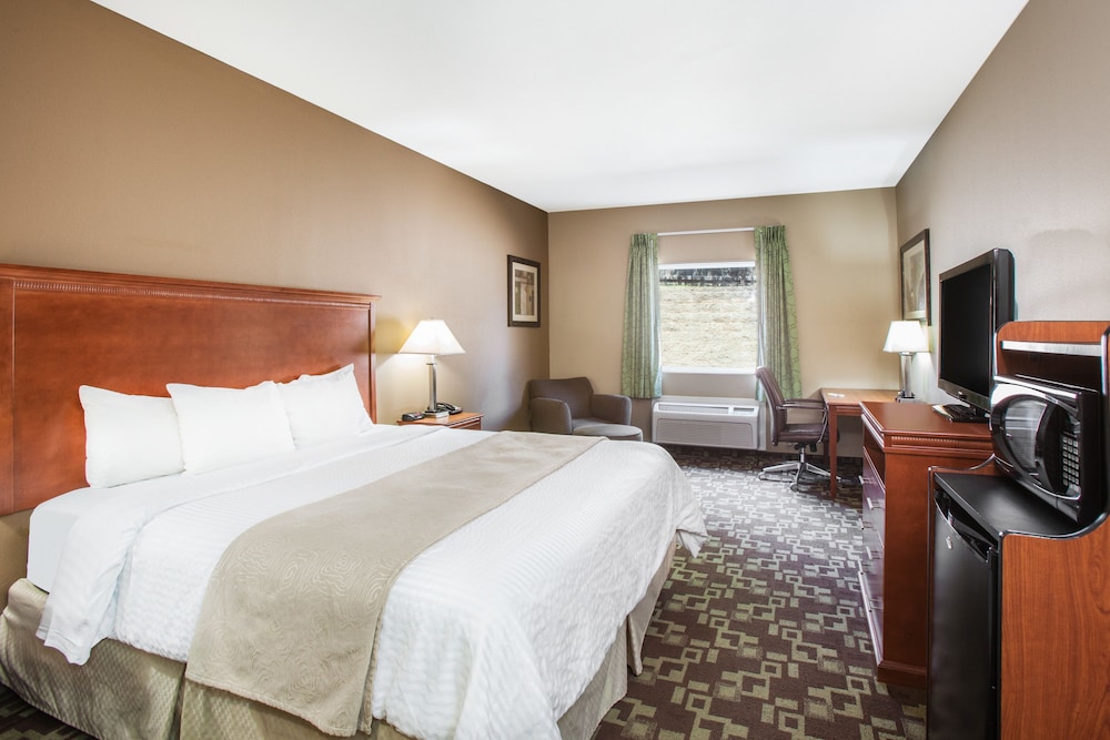 Days Inn & Suites By Wyndham Cabot 17/56