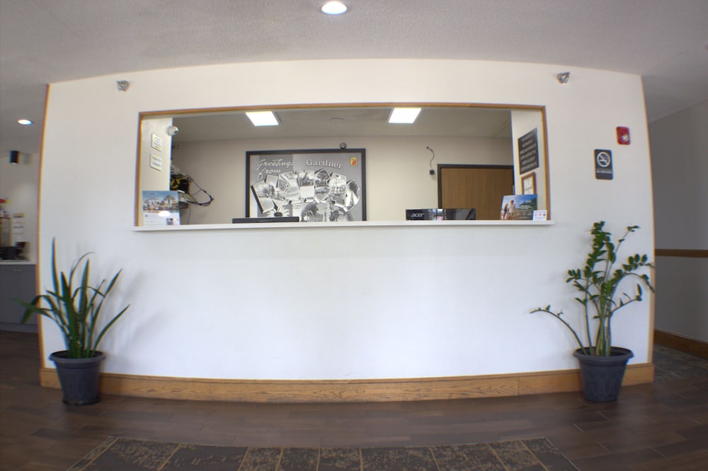 Super 8 by Wyndham Gardner 4/47