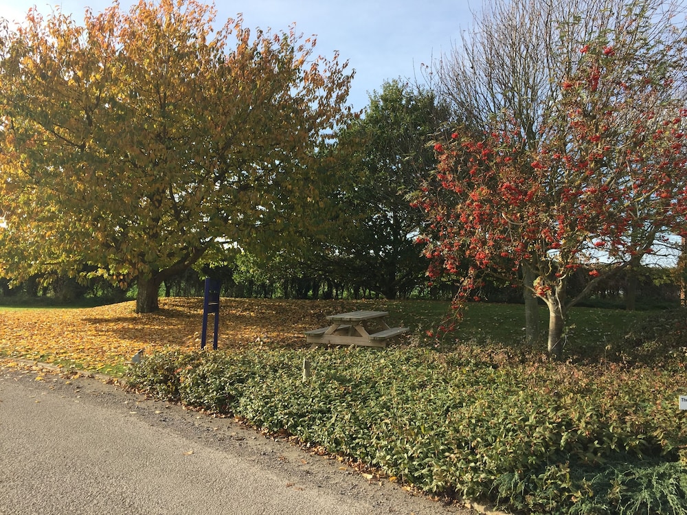 Redwings Lodge Uppingham 19/25