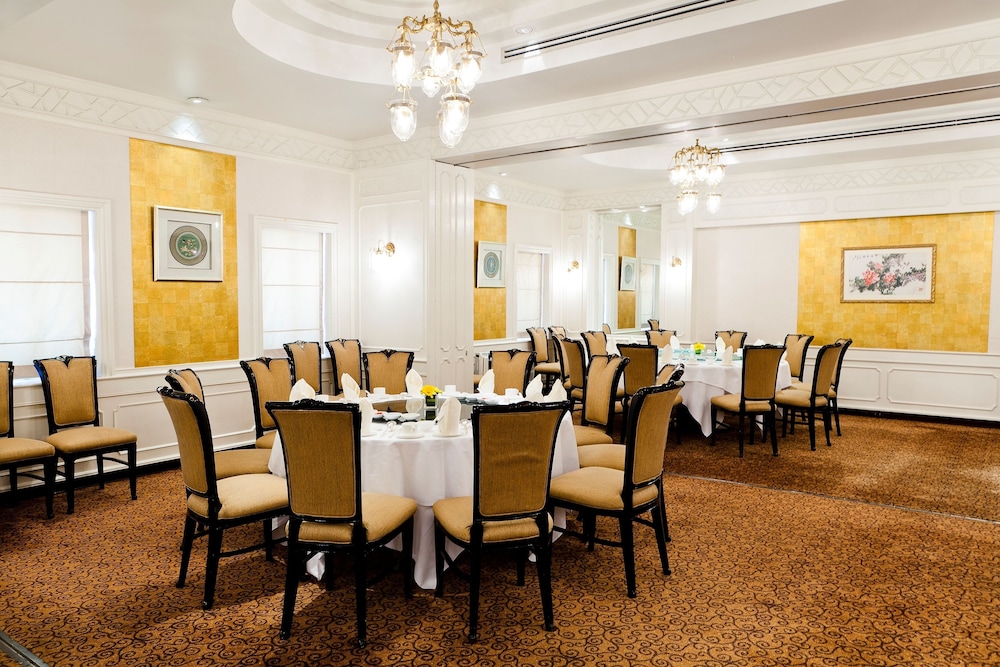 Royal Princess Larn Luang Bangkok Hotel 62/69