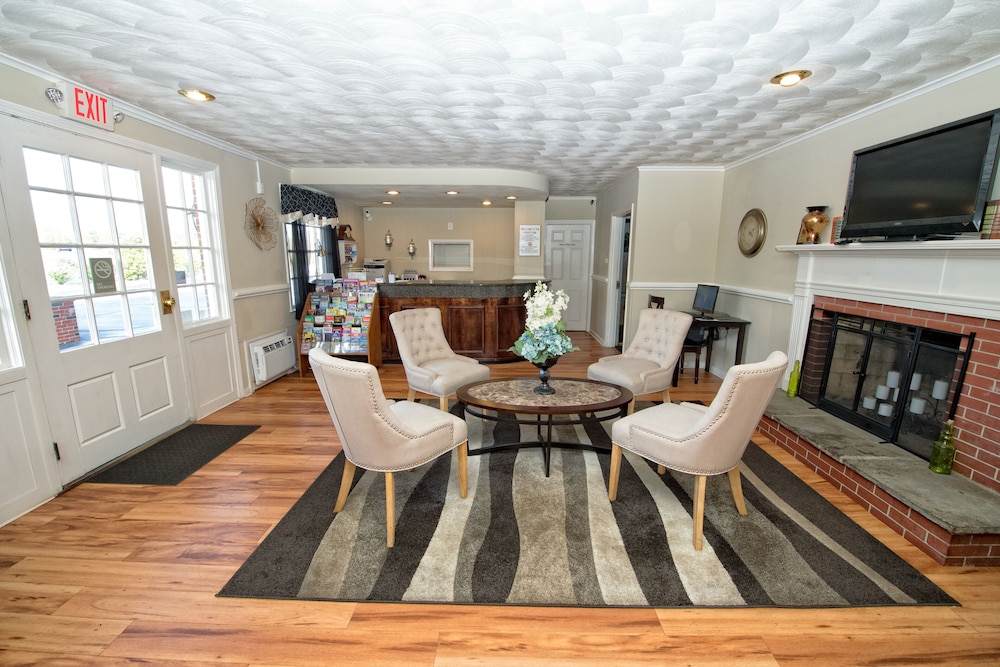 Colonial Inn Seekonk 44/58