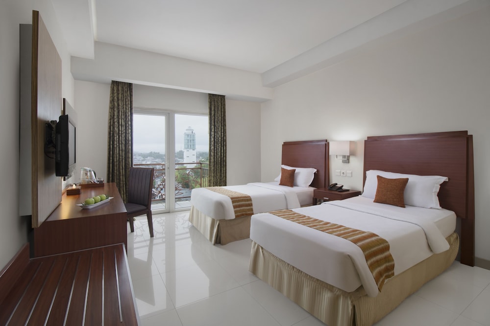 Aston Manado Hotel 12/40