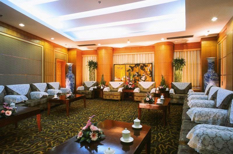 Yangling International Conference & Exhibition Center Hotel 18/27