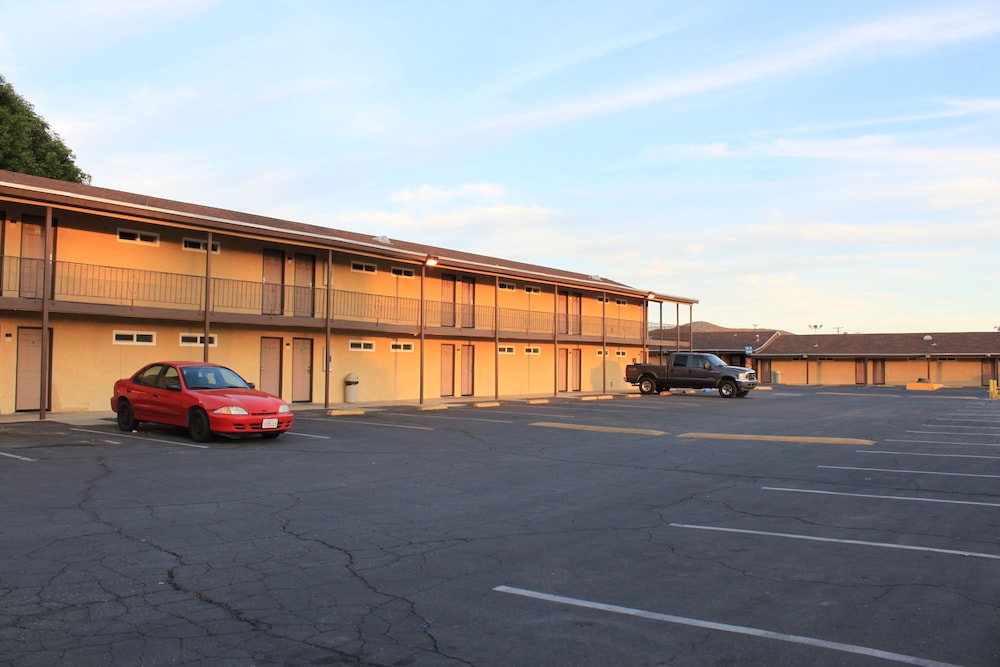 Americas Best Value Inn 14/18