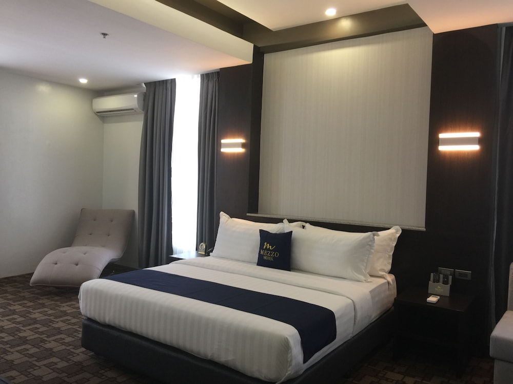 Mezzo Hotel 7/42