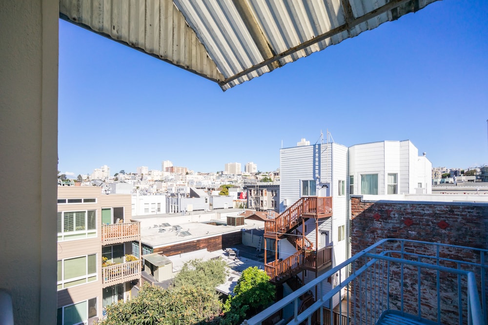 Nob Hill Motor Inn 37/40