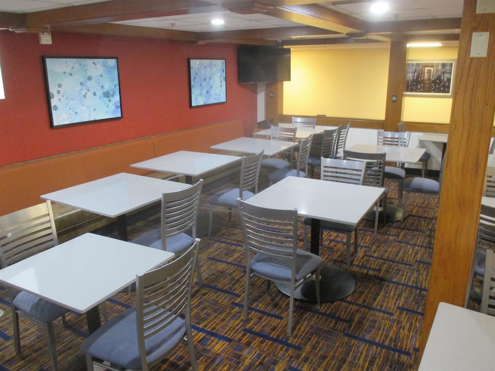 Best Western Benton Harbor-St. Joseph 35/43