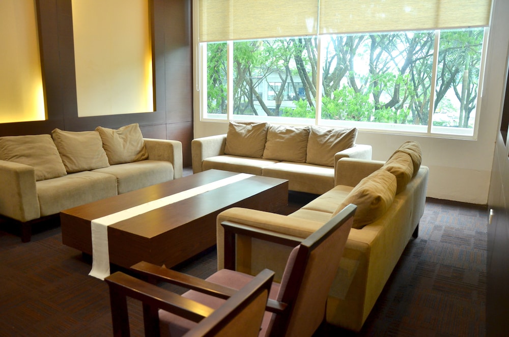 Grand Cakra Hotel 30/52